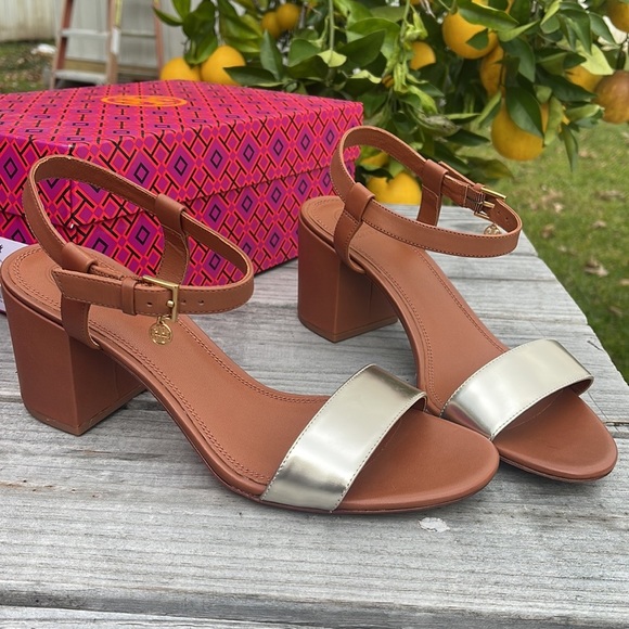 Tory Burch sandal - Picture 3 of 9